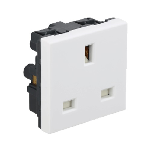 Legrand Arteor White Multistandard Socket, 4 M, 5737 79